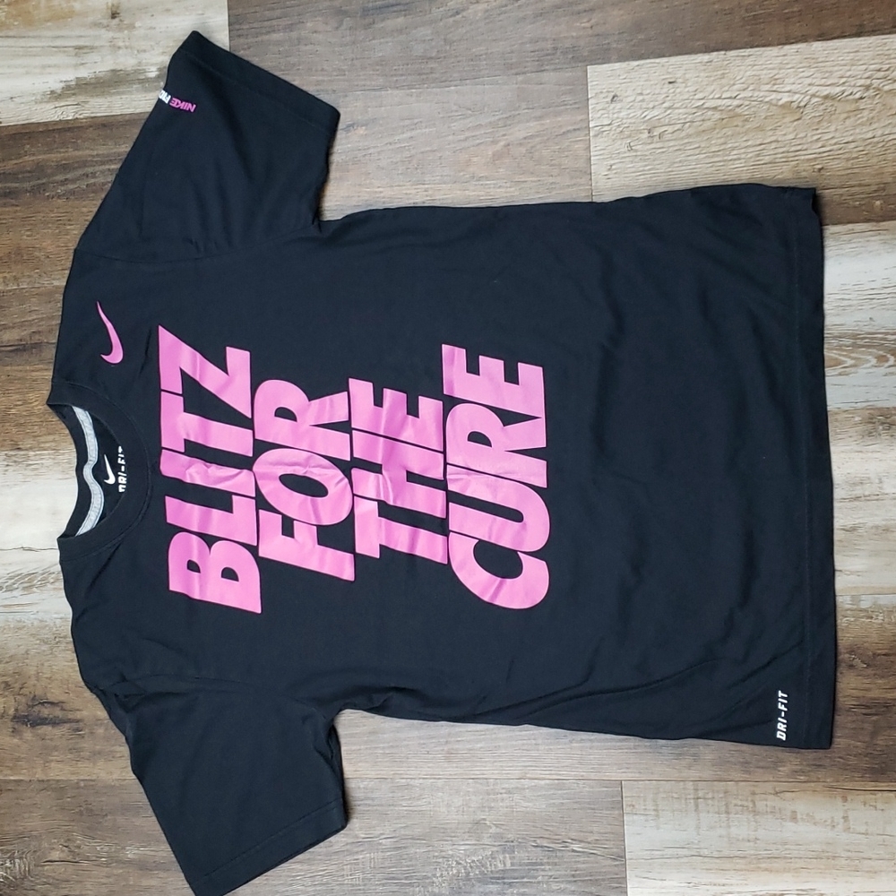 Nike Like New Black and Pink Blitz for The Cure Tee Shirt Size Small